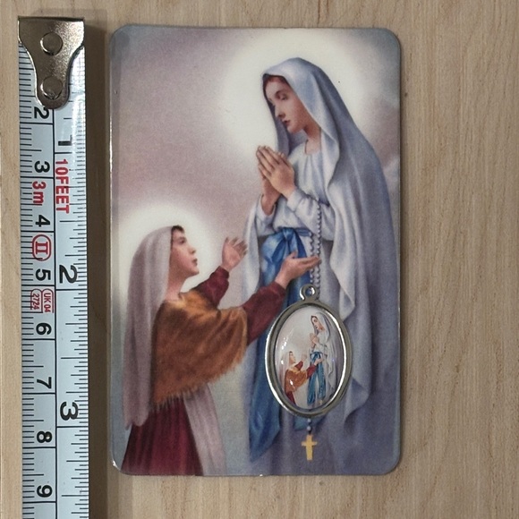 Our Lady of Lourdes Prayer Card with Pendant - Picture 3 of 4